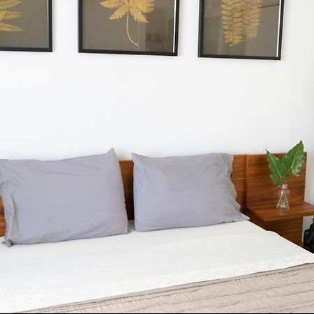 Newely Remodeled Apartment Only 1 Min To The Beach! Маями Бийч Екстериор снимка