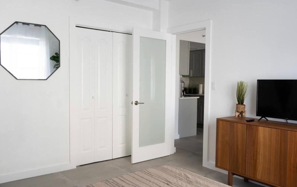 Newely Remodeled Apartment Only 1 Min To The Beach! Маями Бийч Екстериор снимка
