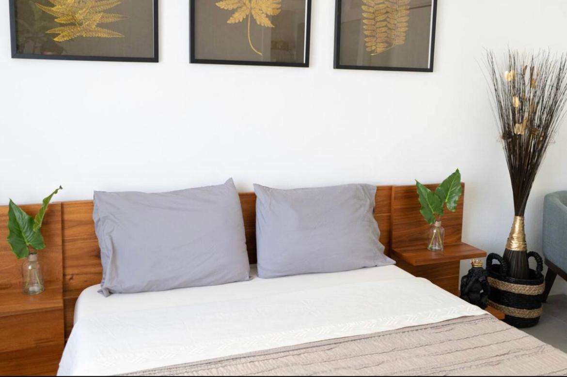 Newely Remodeled Apartment Only 1 Min To The Beach! Маями Бийч Екстериор снимка