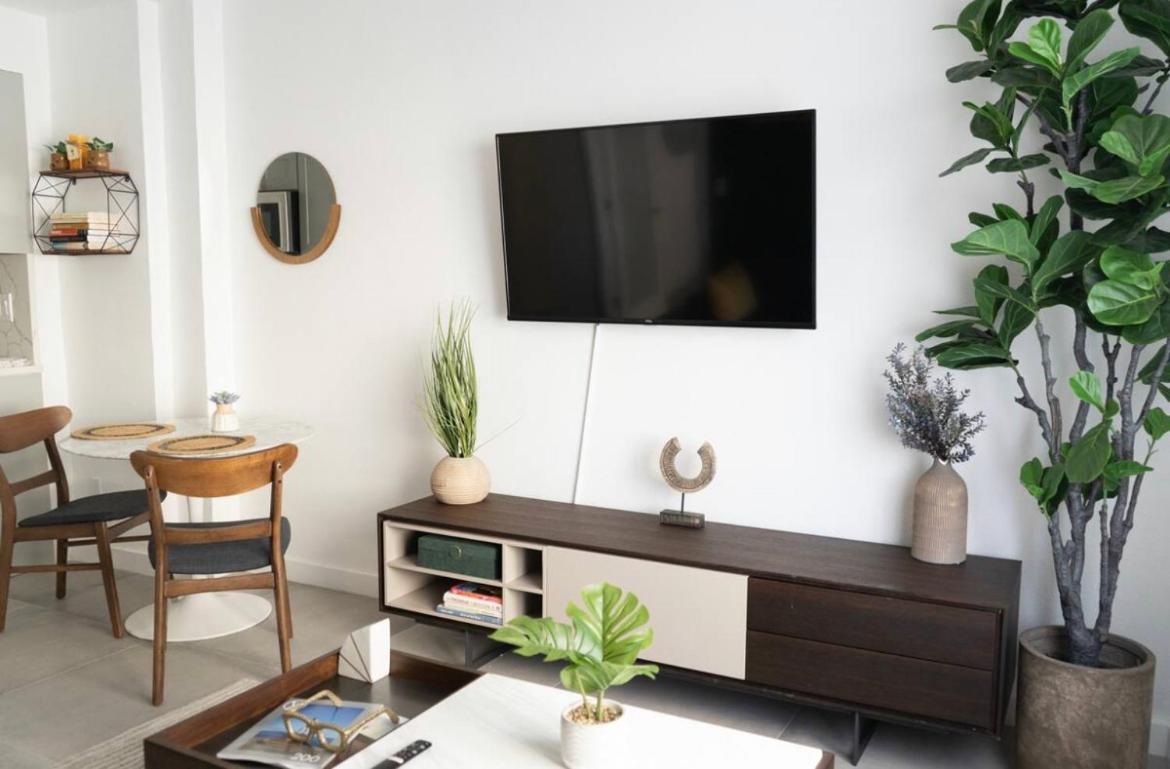 Newely Remodeled Apartment Only 1 Min To The Beach! Маями Бийч Екстериор снимка