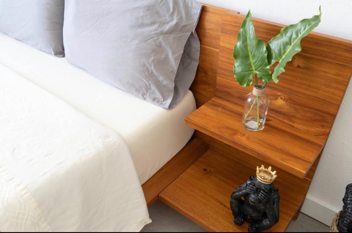 Newely Remodeled Apartment Only 1 Min To The Beach! Маями Бийч Екстериор снимка